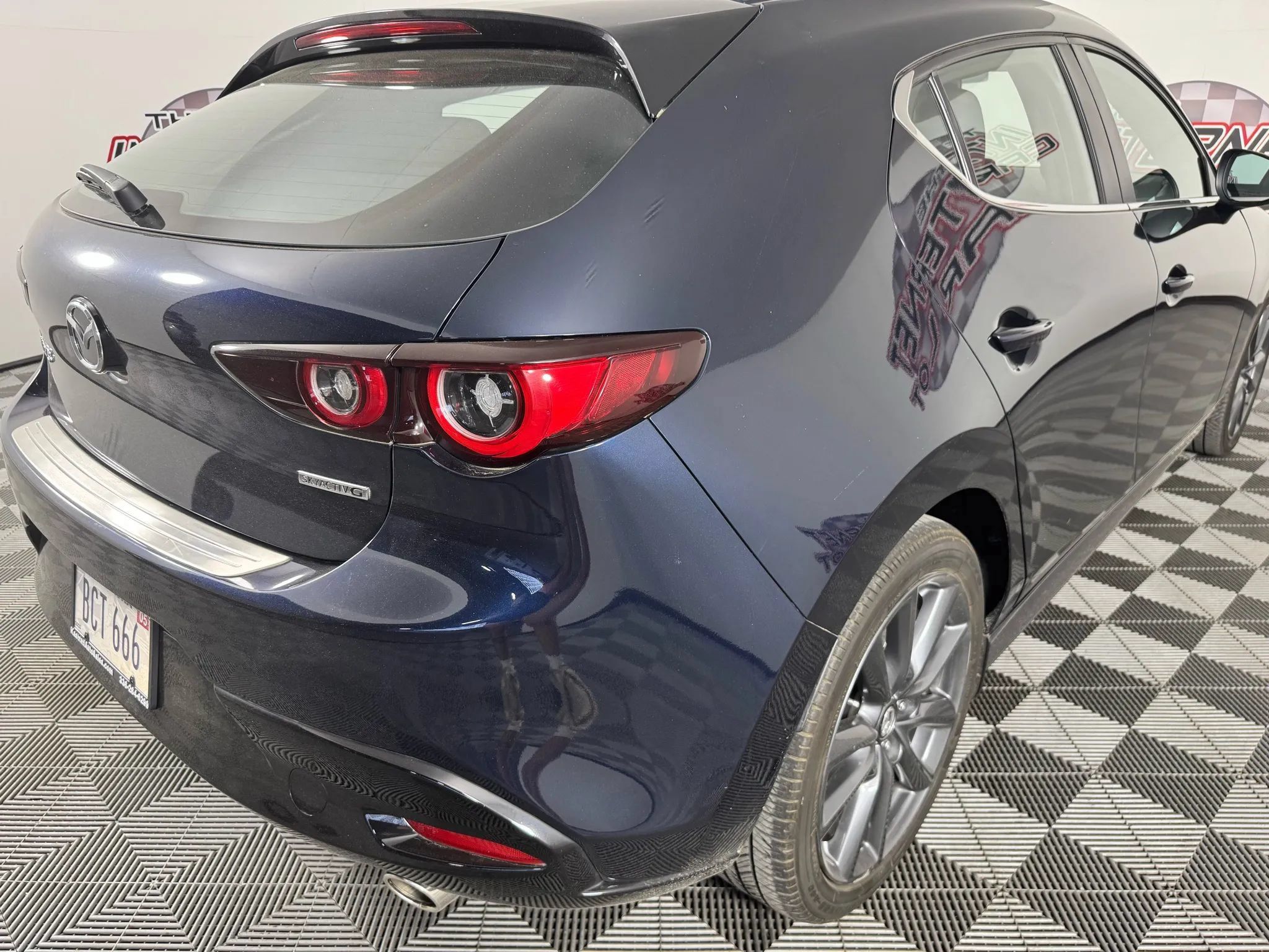 Used 2023 MAZDA MAZDA3 s FWD image 29