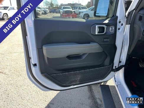 Used 2025 Jeep Gladiator Mojave image 23