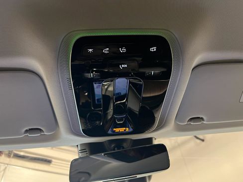 Used 2025 Mercedes-Benz GLC 350e 4MATIC image 22