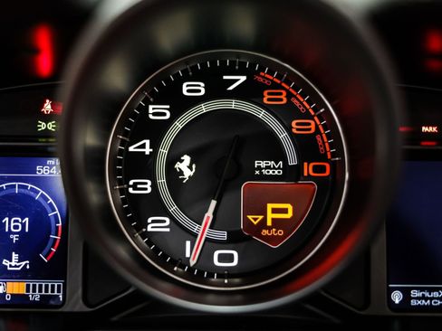 Used 2019 Ferrari Portofino RWD image 55