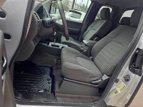 Used 2011 Nissan Frontier SV w/ SV Premium Utility Pkg image 15