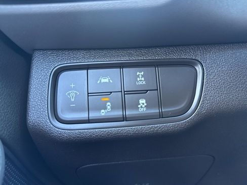 Used 2019 Hyundai Santa Fe SE w/ Cargo Package image 13