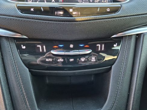 Used 2021 Cadillac XT5 Premium Luxury image 18