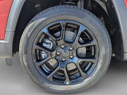 New 2026 Jeep Compass Latitude image 9