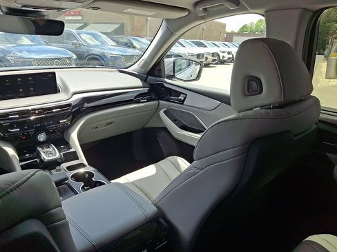 Used 2022 Acura MDX SH-AWD w/ Technology Package image 11