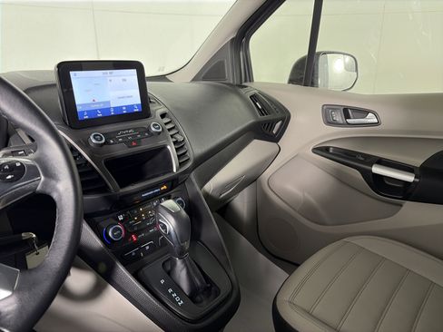 Used 2020 Ford Transit Connect XLT image 34