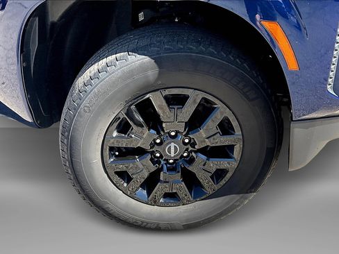 Used 2022 Nissan Frontier SV image 9