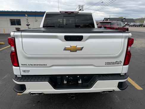 Used 2021 Chevrolet Silverado 1500 High Country w/ Technology Package image 8