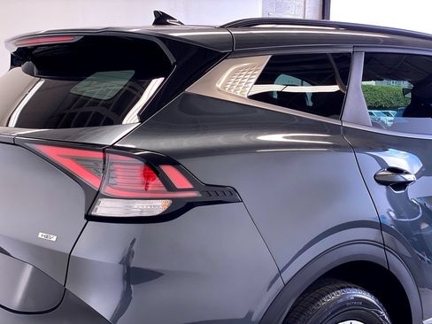 Certified 2023 Kia Sportage EX w/ EX Premium Package AWD/4WD image 10