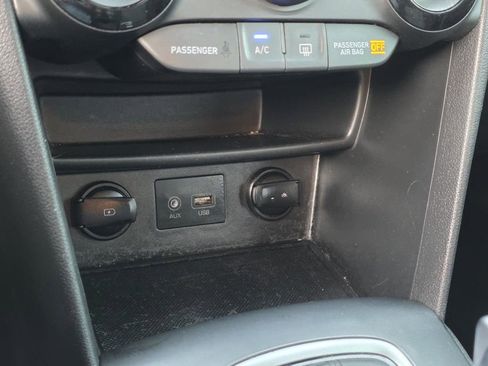 Used 2019 Hyundai Kona SEL image 19