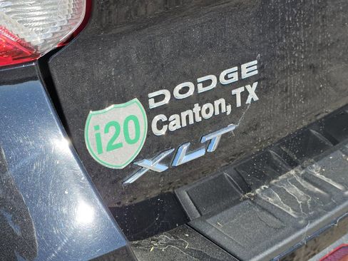 Used 2023 Ford Explorer XLT image 9