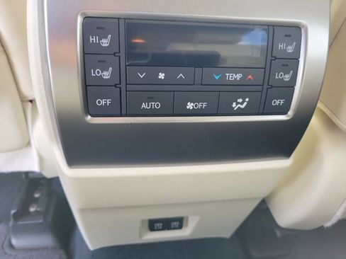 Used 2023 Lexus GX 460 Premium w/ Accessory Package image 16