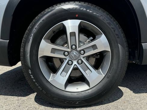 Used 2025 Honda Pilot EX-L image 11