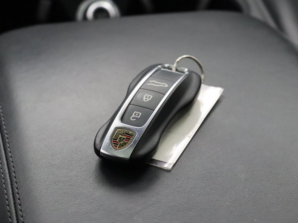 Used 2024 Porsche Cayenne Coupe w/ Premium Package Plus AWD/4WD image 20
