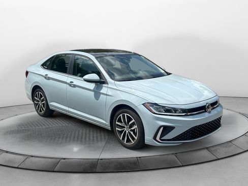 Certified 2026 Volkswagen Jetta SE FWD image 1