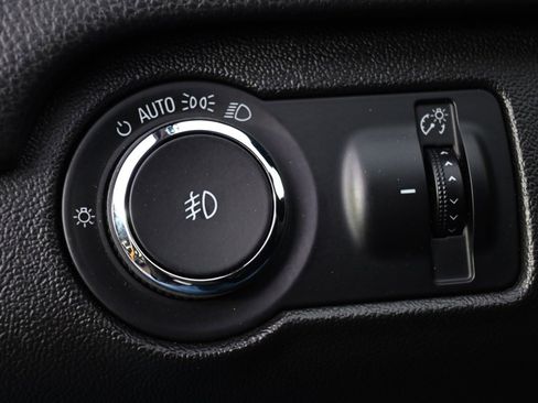 Used 2013 Buick Regal Premium image 24