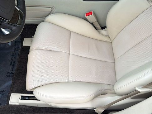 Used 2018 Lincoln Continental Select w/ Continental Climate Package image 19