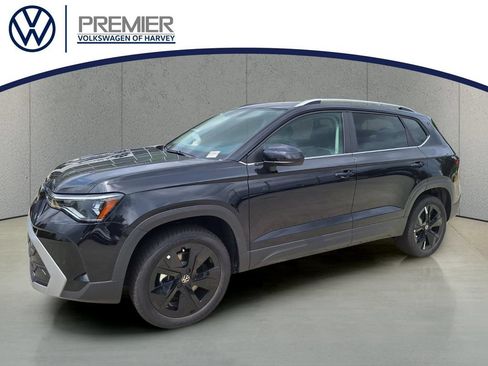 New 2026 Volkswagen Taos SE FWD image 1