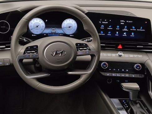 Used 2023 Hyundai Elantra SEL w/ Convenience Package FWD image 22
