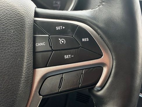 Used 2019 Jeep Grand Cherokee Limited AWD/4WD image 22
