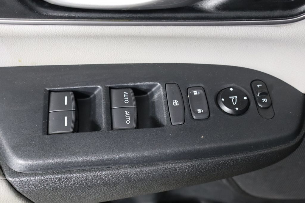 Used 2017 Honda CR-V EX-L image 19