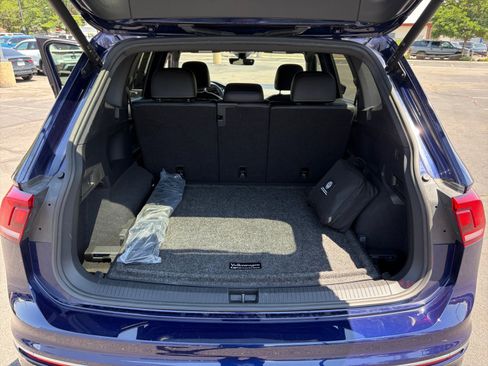 Used 2022 Volkswagen Tiguan SEL R-Line AWD/4WD image 34