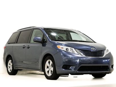 Used 2017 Toyota Sienna LE