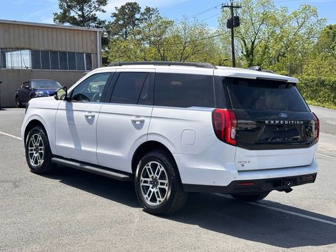 Used 2025 Ford Expedition Active AWD/4WD image 8