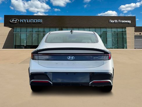 Certified 2026 Hyundai Sonata SEL FWD image 6