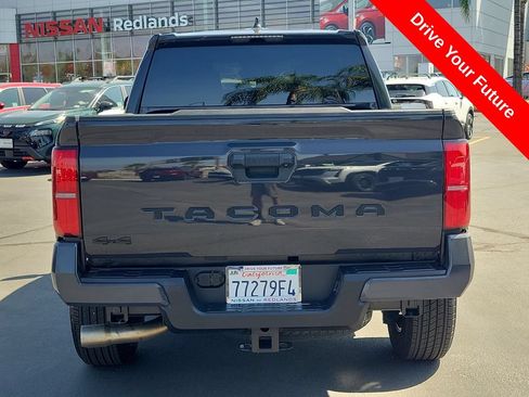 Used 2025 Toyota Tacoma TRD Sport AWD/4WD image 34