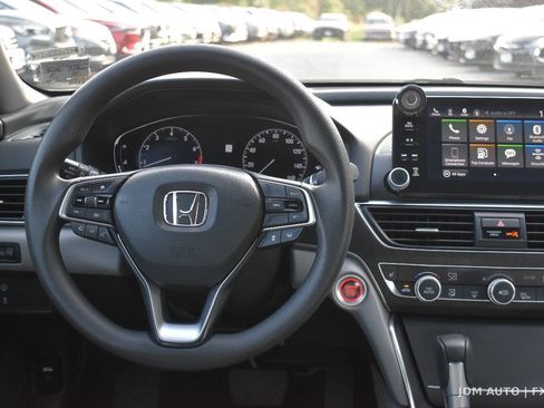Used 2018 Honda Accord EX image 19