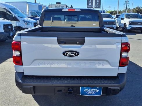 New 2025 Ford Maverick Lariat w/ Black Appearance Package image 3