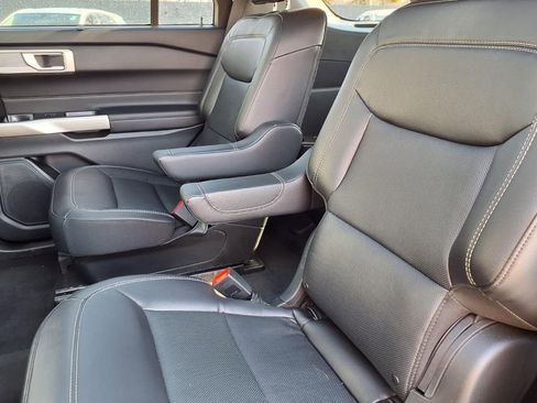 Used 2023 Ford Explorer Limited w/ Class IV Trailer Tow Package image 7