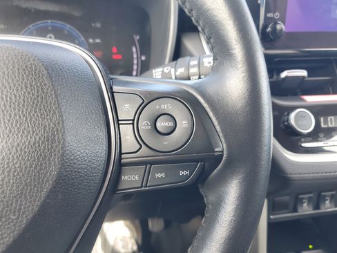 Used 2024 Toyota Corolla Cross XLE image 22