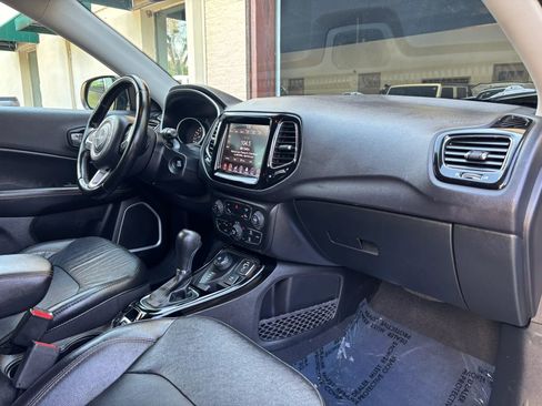 Used 2021 Jeep Compass Limited AWD/4WD image 21