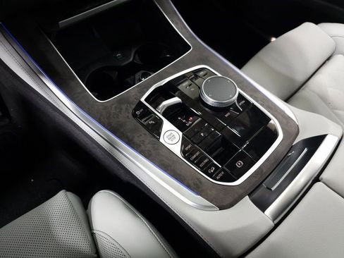 Used 2026 BMW X5 xDrive40i w/ Premium Package image 31