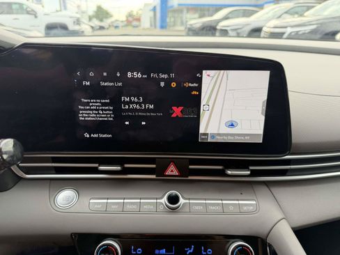 Used 2023 Hyundai Elantra SEL w/ Convenience Package FWD image 18
