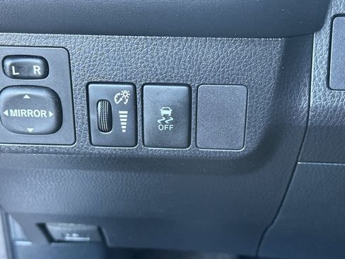 Used 2014 Toyota RAV4 Limited image 29