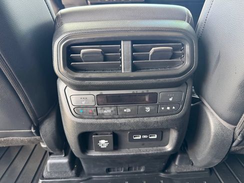 Used 2023 Honda Pilot Elite image 18