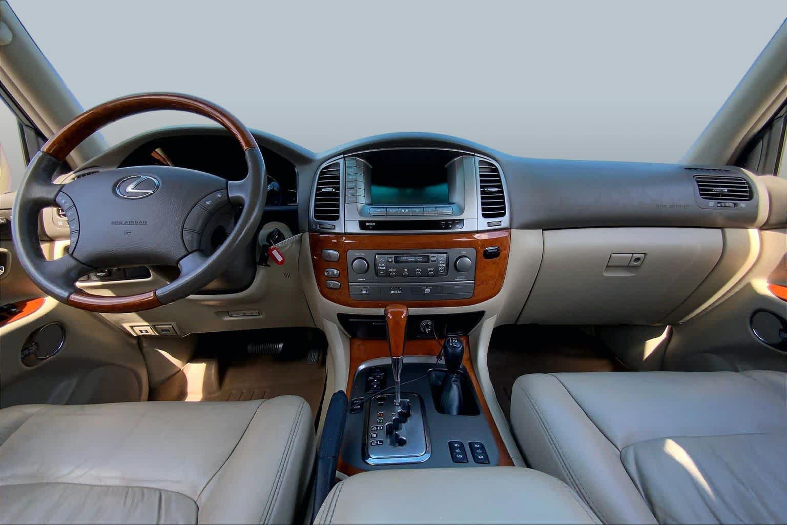Used 2005 Lexus LX 470 4WD w/ Preferred Accessory Pkg image 14