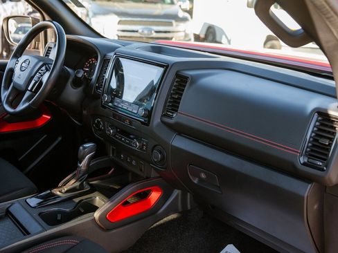 Used 2022 Nissan Frontier PRO-4X w/ Technology Package image 11