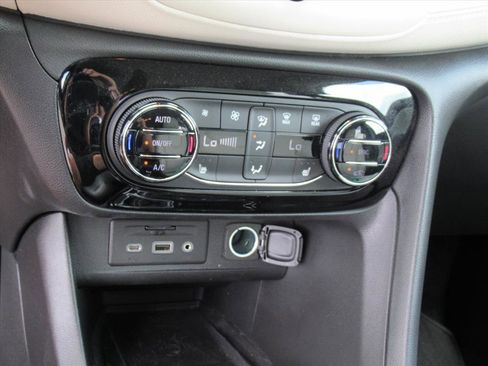 Used 2022 Buick Encore GX Essence w/ Advanced Technology Package image 23