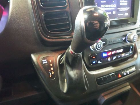 Used 2023 RAM ProMaster 2500 FWD image 12