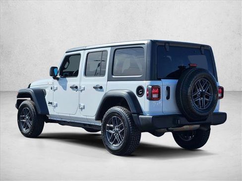 Used 2025 Jeep Wrangler Unlimited Sport AWD/4WD image 8