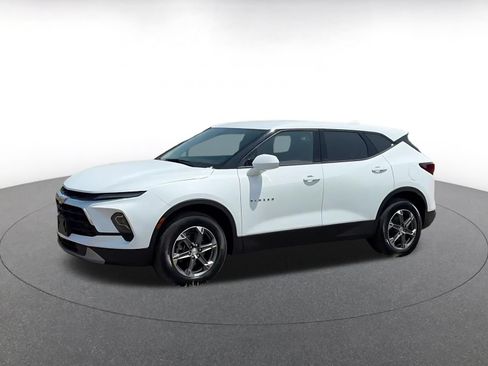 Used 2025 Chevrolet Blazer LT FWD image 6