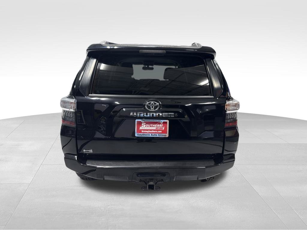 Used 2016 Toyota 4Runner SR5 AWD/4WD image 7