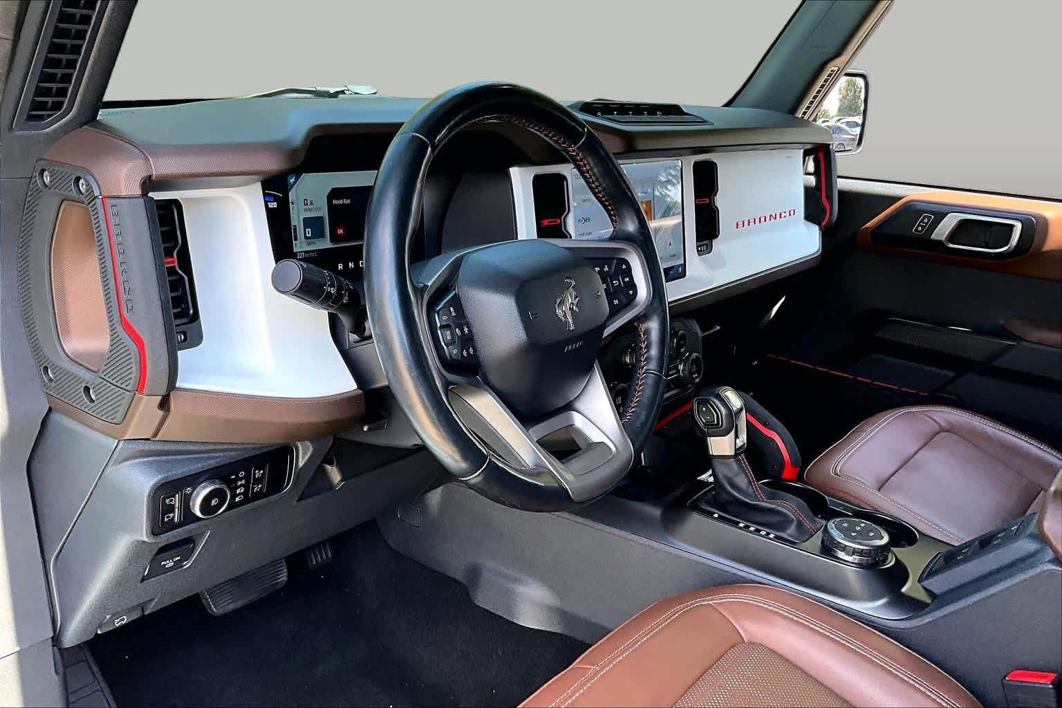 Used 2024 Ford Bronco Heritage Edition AWD/4WD image 15