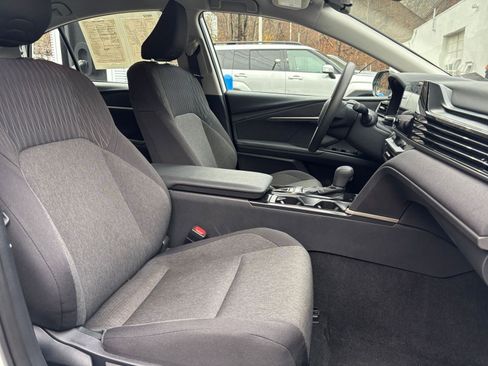 Used 2025 Toyota Camry LE image 25