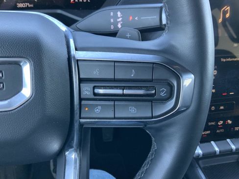 Used 2024 GMC Acadia Elevation image 33