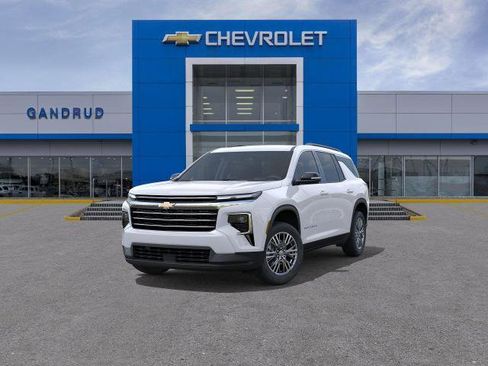 New 2026 Chevrolet Traverse LT w/ LPO, Floor Liner Package image 32